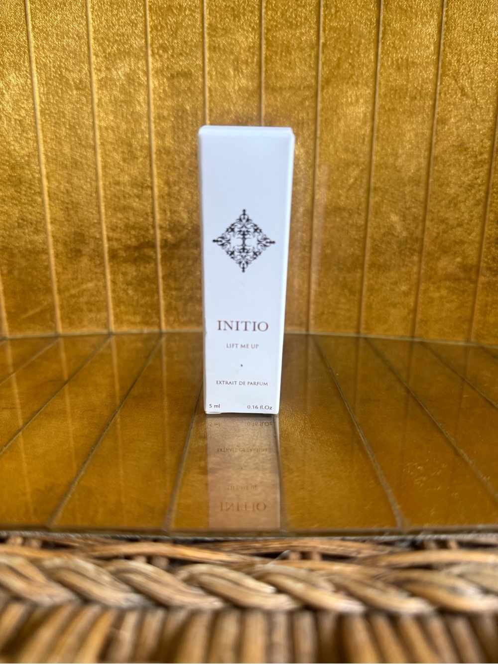 Initio EDP lift me up spray